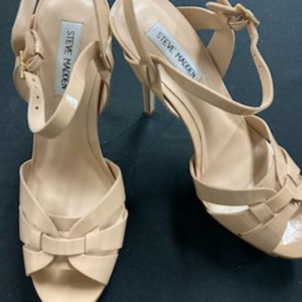 Beautiful platform tan Steve Madden ♥